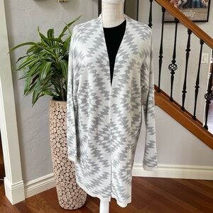 Dynamite‎ Gray and White Boho southwestern Print Cardigan/Wrap Size: M/L
